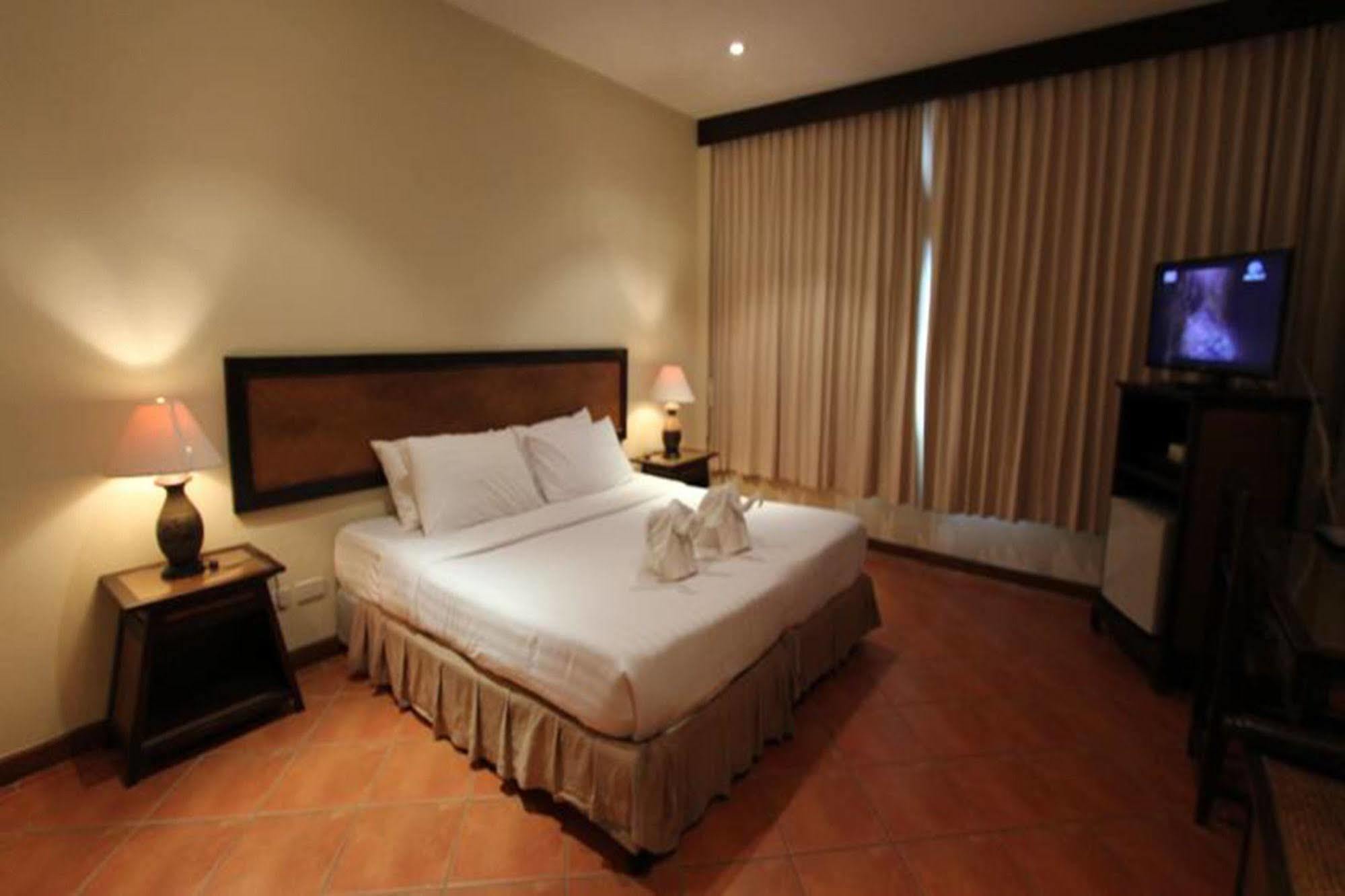 Buffalo Bill Hotel Ко Чанг Екстериор снимка